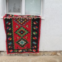 Чипровски килим, снимка 1 - Антикварни и старинни предмети - 38177968
