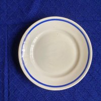 Порцеланова чиния, снимка 1 - Чинии - 40425028