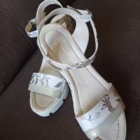 Продавам нови дамски сандали, снимка 3 - Сандали - 36764423