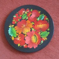 Декоративна дървена чиния, цветен мотив на черен фон, снимка 2 - Пана - 27402409