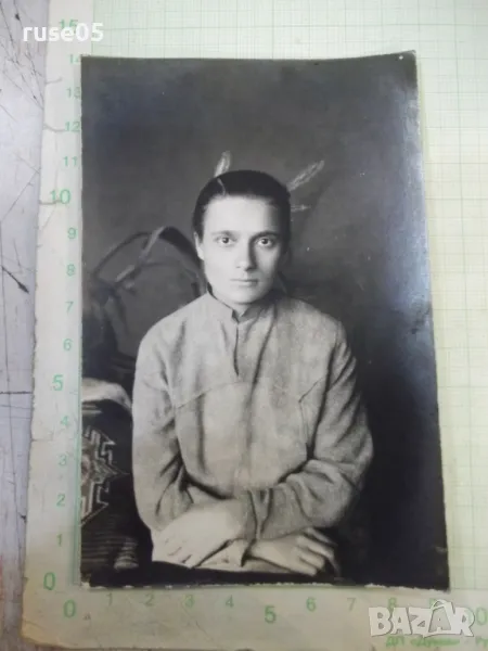 Снимка стара на дама пред цвете - 2, снимка 1