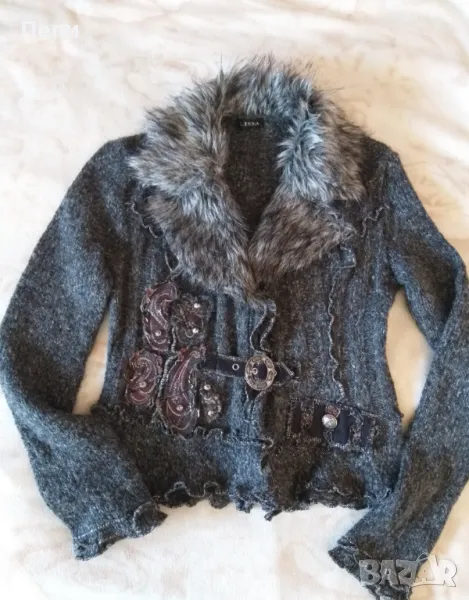 Уникална и топла жилетка, снимка 1