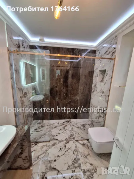 Стъклена душ кабина със златен обков и плъзгащи врати по поръчка от ЕНИГЛАС, снимка 1