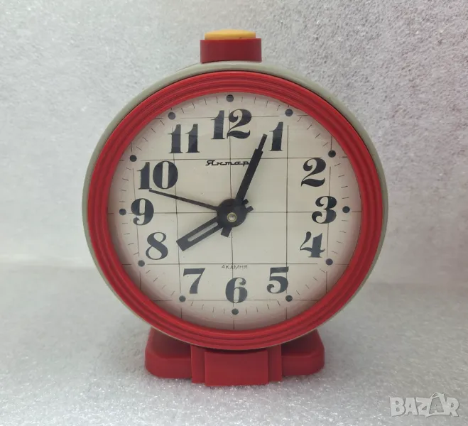 Механичен! Голям Настолен Часовник/Будилник/ ЯНТАРЪ, 4 КАМНЯ, СССР, снимка 1