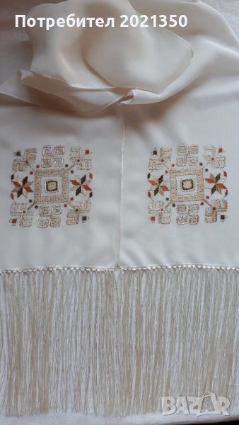 Ръчно бродиран копринен шал с автентичен български мотив - по поръчка, снимка 1