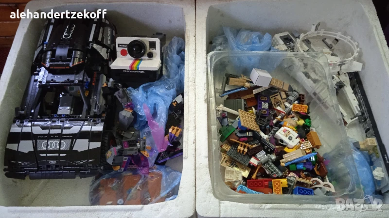 Лего сет Audi RS Q e-tron Фотоапарат Polaroid OneStep SX-70 и други, снимка 1