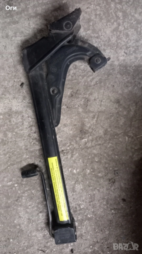 Оригинален крик за БМВ Е34, снимка 1