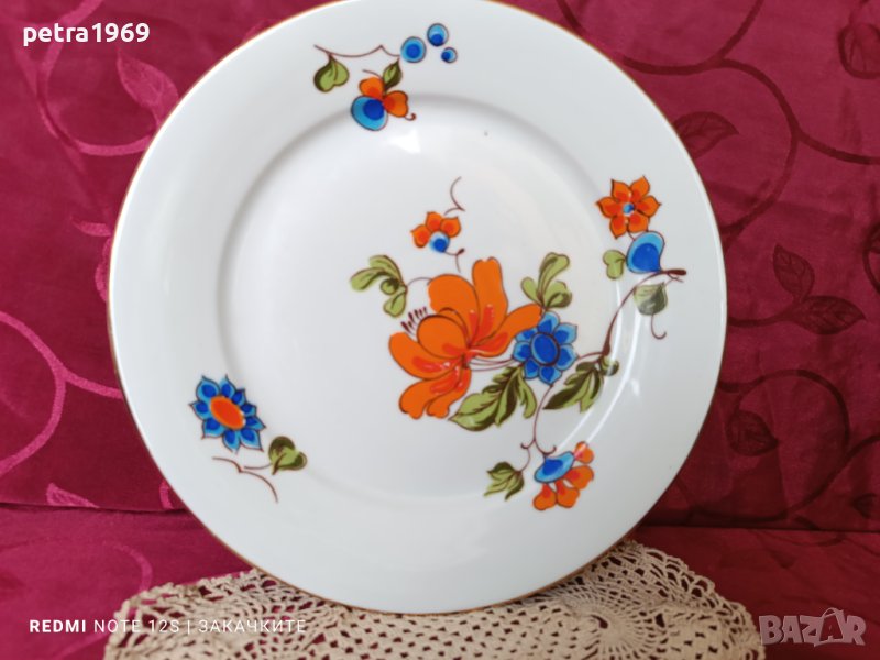 Порцеланови големи кръгли плата, снимка 1