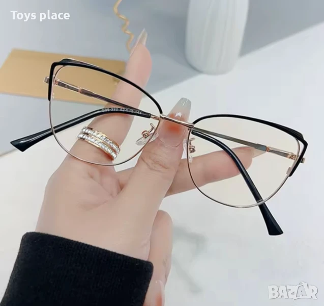 Нова олекотена метална рамка за диоптрични очила тип котешко око , снимка 1