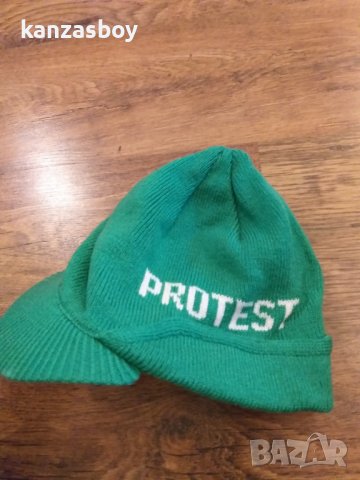 protest - страхотна зимна шапка КАТО НОВА, снимка 3 - Шапки - 39059922