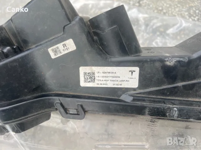 Оригинален десен Халоген за Тесла Модел 3/Y, снимка 3 - Части - 47938768