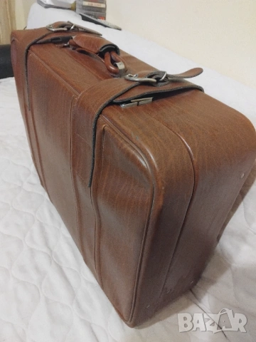 НОВ  голям ретро Куфар с ключ към него!  Отличен!, снимка 2 - Куфари - 53179223