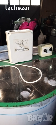 Центрофуга за мед 24 рамки , снимка 2 - За пчели - 52893676