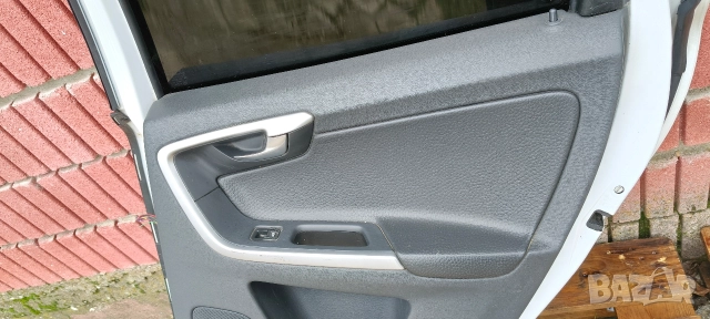 Продавам оборудвани оригинални врати за Volvo xc 60 2008-2017. ., снимка 7 - Части - 52793483