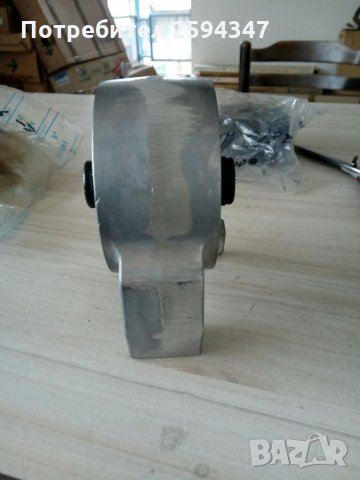 HYUNDAI ACCENT VERNA ОТ 2006г ТАМПОН ДВИГАТЕЛ ПРЕДЕН, снимка 4 - Части - 33093268