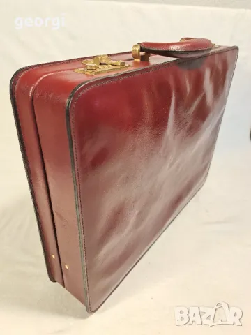 кожено бизнес куфарче Crown's club   1/3, снимка 5 - Куфари - 48258603