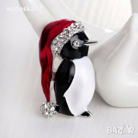 Коледна брошка Пингвин с кристали, снимка 1 - Други - 27503418