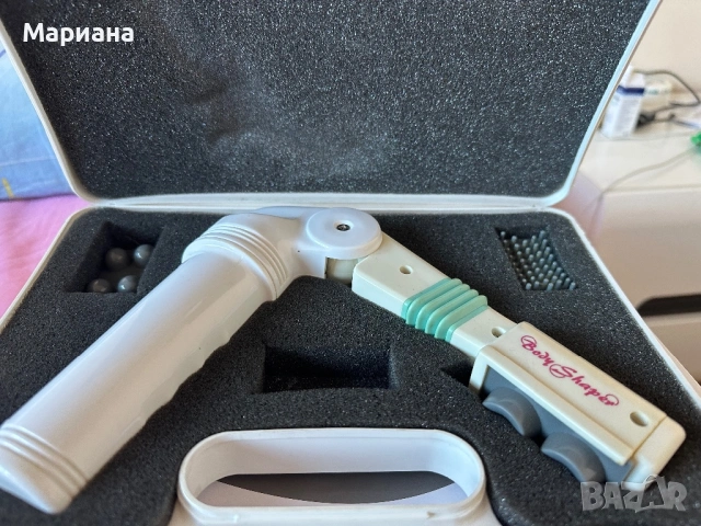 Продавам електрически масажор за тяло с 4 приставки, снимка 2 - Масажори - 53156436