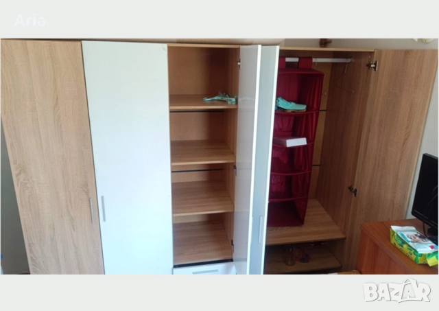 Голям петкрилен гардероб с шкаф и 3 чекмеджета