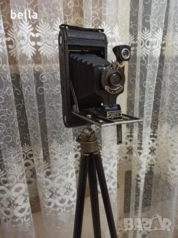 Колекционерски рядък мехов Autographic Kodak Jr. (произведен 1914-1927 и трипод , снимка 2 - Антикварни и старинни предмети - 49196326