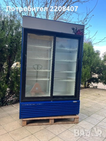 Хладилна витрина