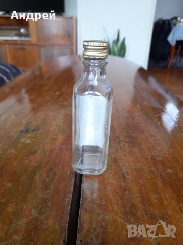 Стара бутилка от уиски Jockey Club, снимка 4 - Други ценни предмети - 40403295