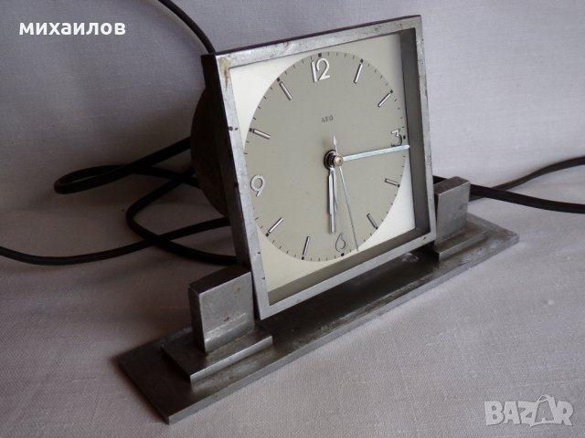 АЕG 1935- 1945г радио електрически часовник , снимка 5 - Антикварни и старинни предмети - 26940828