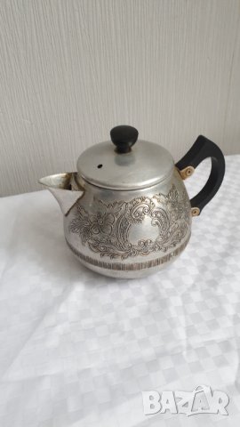 Малък английски алуминиев чайник, снимка 2 - Антикварни и старинни предмети - 43203538