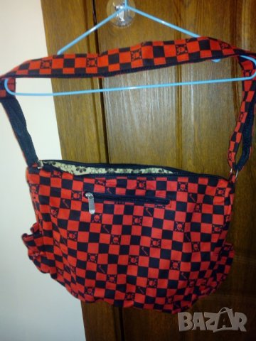 Дамска чанта с черепи, снимка 3 - Чанти - 32538202