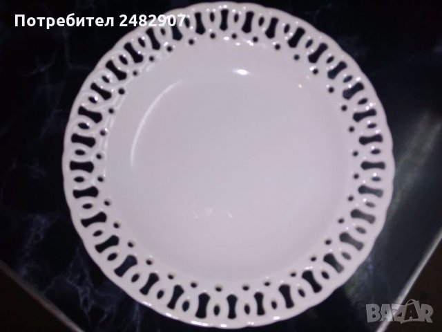 Порцеланова чиния, снимка 4 - Чинии - 27835647