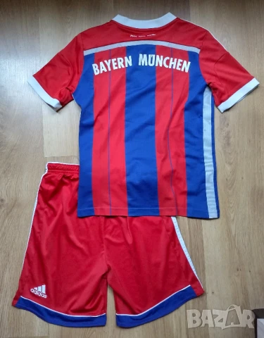 Bayern Munchen / Adidas - детски футболен екип на Bayern Munich , Байерн Мюнхен, снимка 2 - Детски тениски и потници - 51408966
