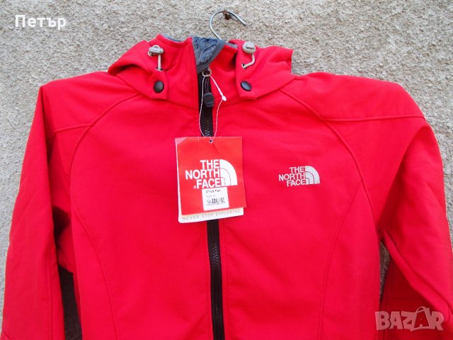 Продавам дамско червено пролетноесенно яке софт шел The North Face, снимка 2 - Якета - 28055546