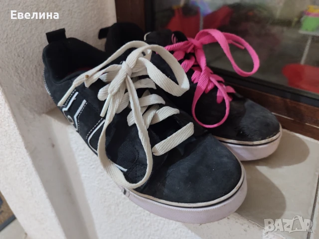 Детски обувки маратонки с колелца Heelys номер 36.5, снимка 4 - Детски маратонки - 51161706