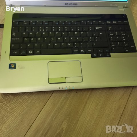 Samsung R730 - 17.3 инча лаптоп  core i3, снимка 3 - Лаптопи за работа - 37449766