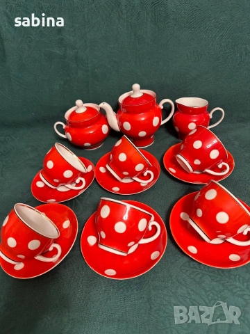 Съветски сервиз Барановски завод. Червен с бели точки