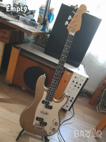 Японска бас китара