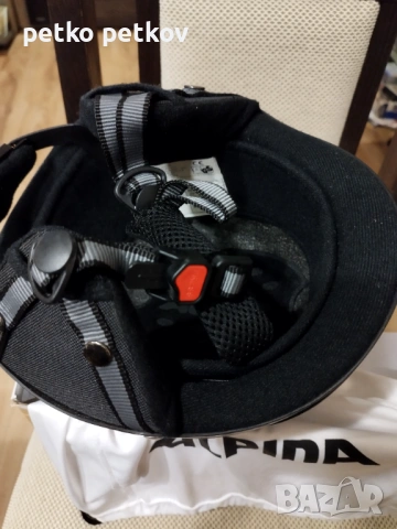 Ски каска Alpina, снимка 4 - Зимни спортове - 53295463