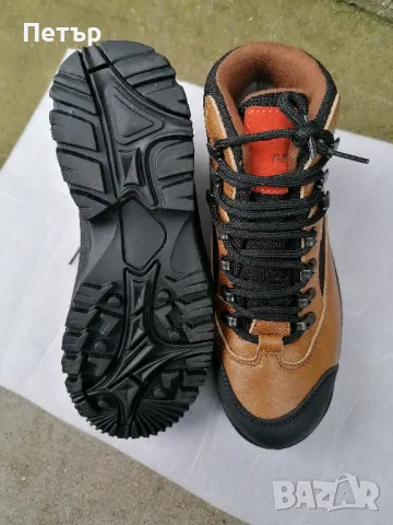 Продавам чисто нови качествени дамски туристически /зимни, трисезонни / високи обувки , снимка 4 - Маратонки - 48294740