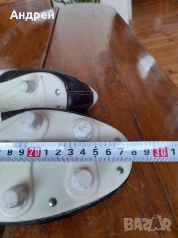 Стари футболни обувки,бутонки Стадион Габрово #2, снимка 8 - Други ценни предмети - 43764450