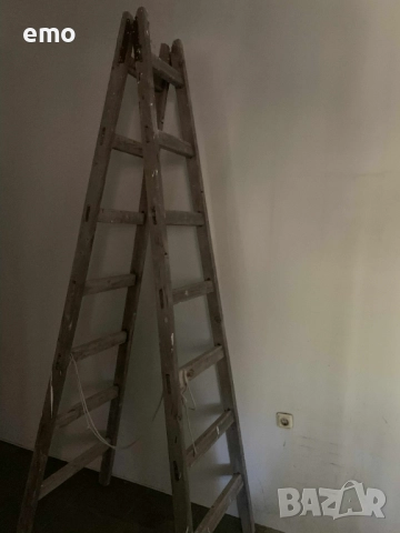 дървена стълба