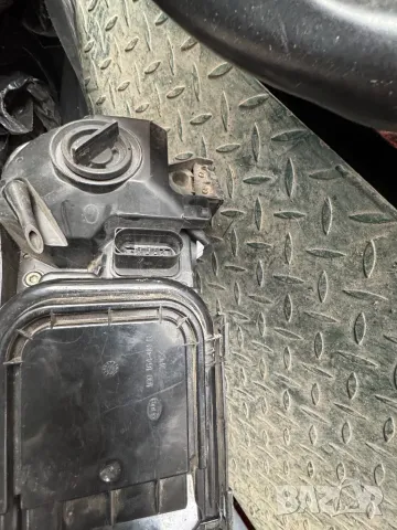 Audi A6 десен фар завиващ, снимка 3 - Части - 49696063