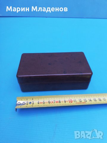 Бакелитена кутия-шивашка, снимка 1 - Антикварни и старинни предмети - 28436245