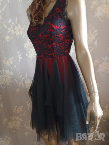 Нова италианска рокля в черно и червено, тюл и дантела М, снимка 2 - Рокли - 43601366