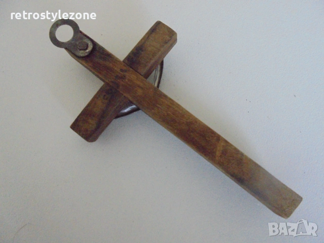 № 8463 Стар дървен кръст с метално разпятие , снимка 4 - Други ценни предмети - 53205044