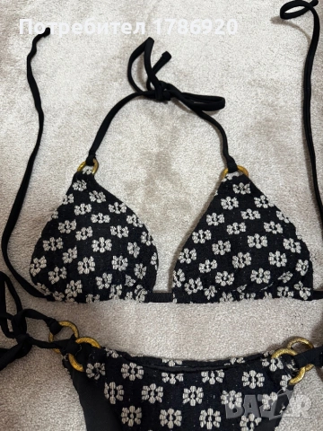 Елегантен бански в черно с бежов флорален мотив и златисти акценти, снимка 3 - Бански костюми - 46820287