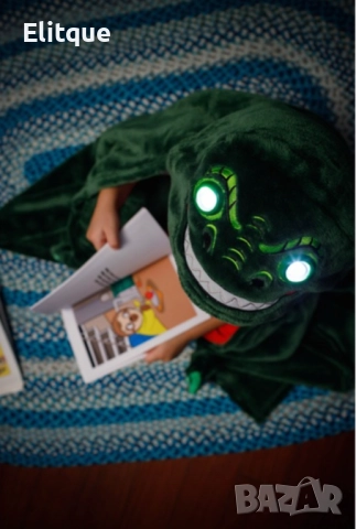 Одеяло със светещи LED очи. Размери 124.5cm x 89cm. Без включени батерии. Варианти - Динозавър или Е, снимка 6 - Спално бельо и завивки - 52862493