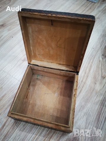 Старинна дървена кутийка ръчно рисувана и гравирана, снимка 2 - Антикварни и старинни предмети - 33413989