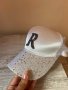 Бяла сатенена бейзболна шапка с брокат на козирката 🤍, снимка 7