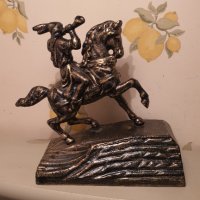 Масивен метален конник 1.4кг –стара статуетка, Отлична!, снимка 3 - Антикварни и старинни предмети - 34930338