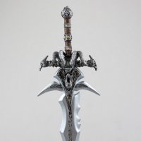 Статуетка LED лампа лед Меч World of Warcraft Lich King Sad Sword Arthas Артас Уаркрафт фигура, снимка 3 - Други ценни предмети - 28519809